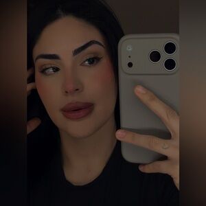 Meet your Posher, Steph